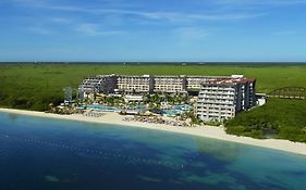 Dreams Natura Resort & Spa